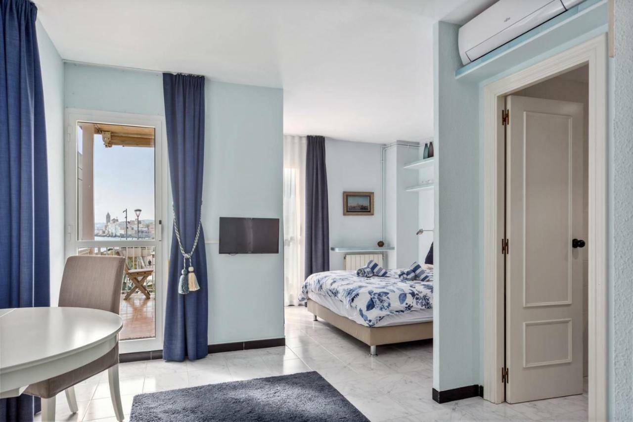 Bed and Breakfast Casa Balmins Сиджес Экстерьер фото